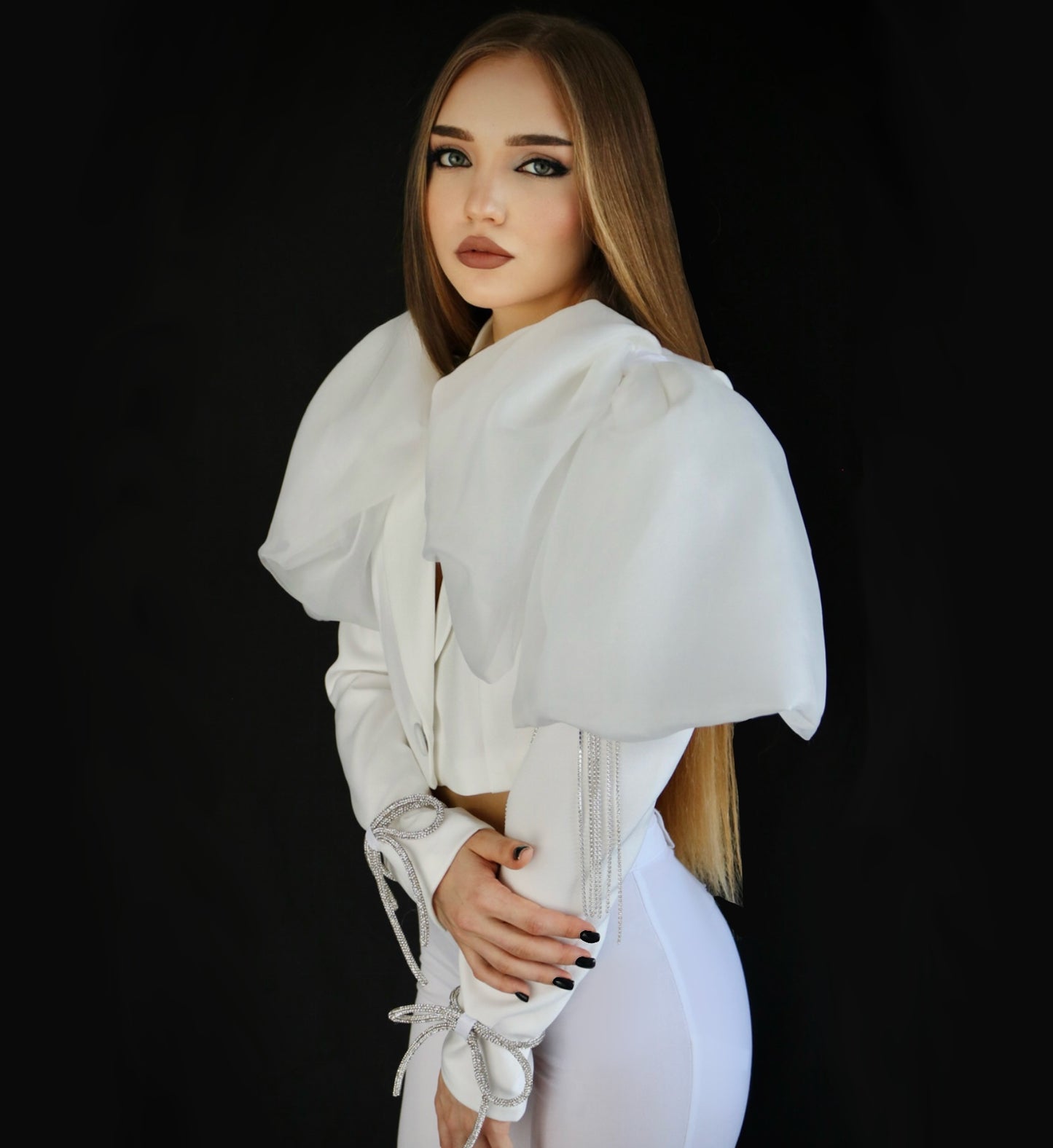 CHARLOTTE CRYSTAL-BOW SHORT BLAZER
