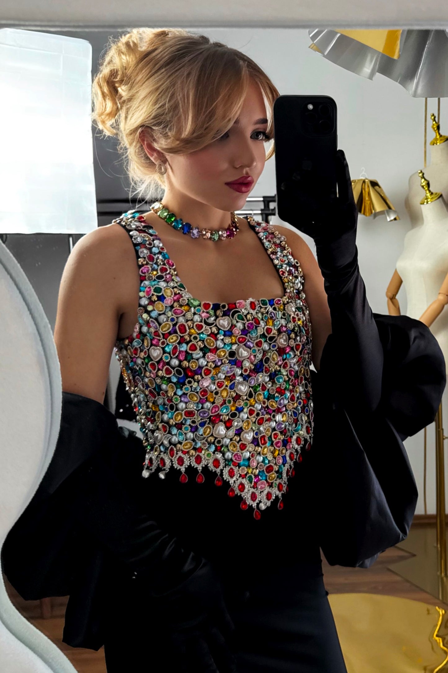 LOOK 4 (Corset, Skirt, Cape, Gloves, Collier)